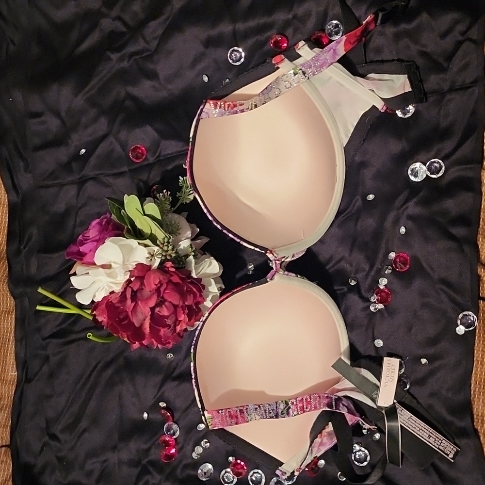 Victoria secret NWT bra - Picture 3 of 3